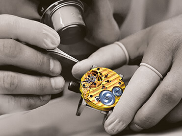 Uhren / Uhr Gravur - Service KREMO Salzburg Gravur Ihr Graveur Ringe, Schmuck, Uhren - Batteriewechsel, Uhrbandwechsel, Service, Reparatur, Wartung aller Uhren Marken bei KREMO Salzburg